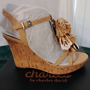 Charles by Charles David LaJolla Wedge Sandals/Heels Sand size 8.5m